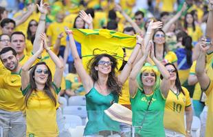 Torcidas de Brasil e Chile colorem o Mineiro para duelo entre as selees nas oitavas de final