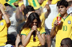 Bruna Marquezine e outras personalidades acompanham o jogo entre Brasil e Chile, no Mineiro
