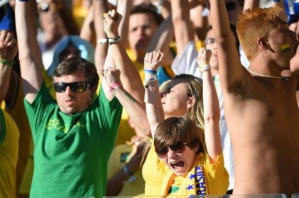 Torcedores ficaram apreensivos com jogo difcil que s foi decidido no pnaltis