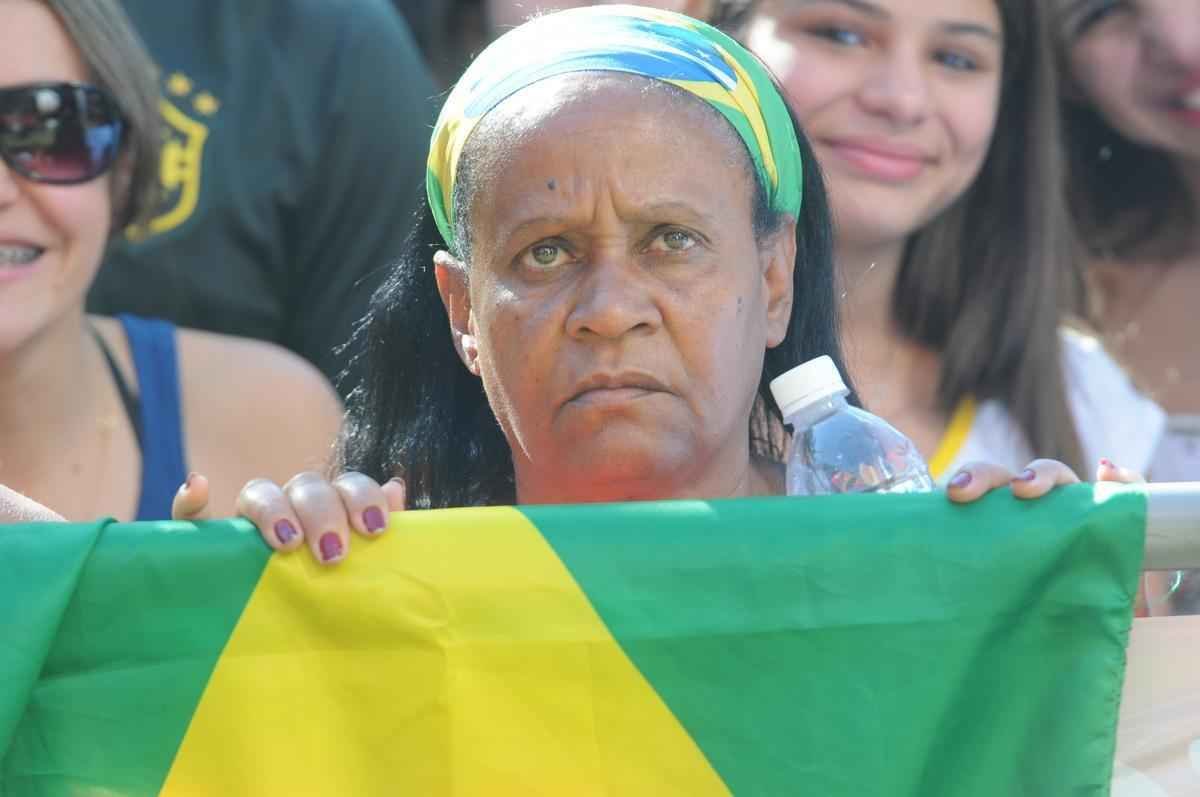 Muita festa na Savassi para acompanhar jogo decisivo na Copa do Mundo no Brasil