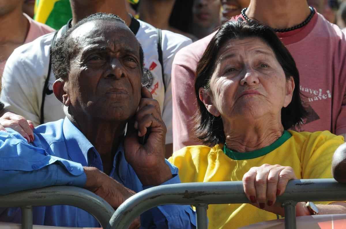Muita festa na Savassi para acompanhar jogo decisivo na Copa do Mundo no Brasil