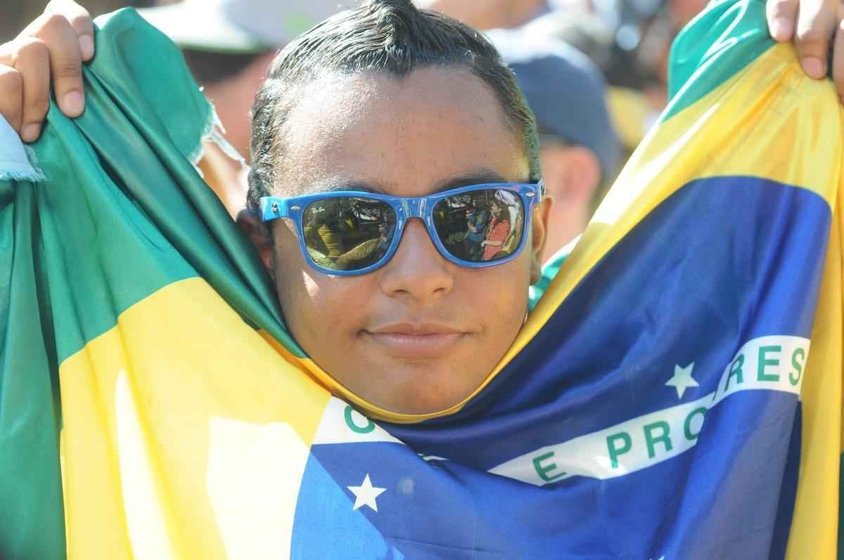 Muita festa na Savassi para acompanhar jogo decisivo na Copa do Mundo no Brasil