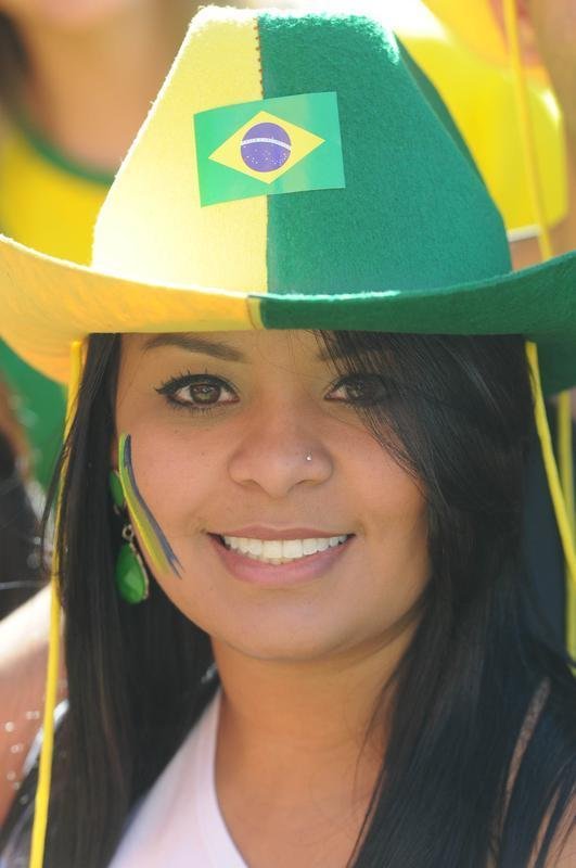 Muita festa na Savassi para acompanhar jogo decisivo na Copa do Mundo no Brasil