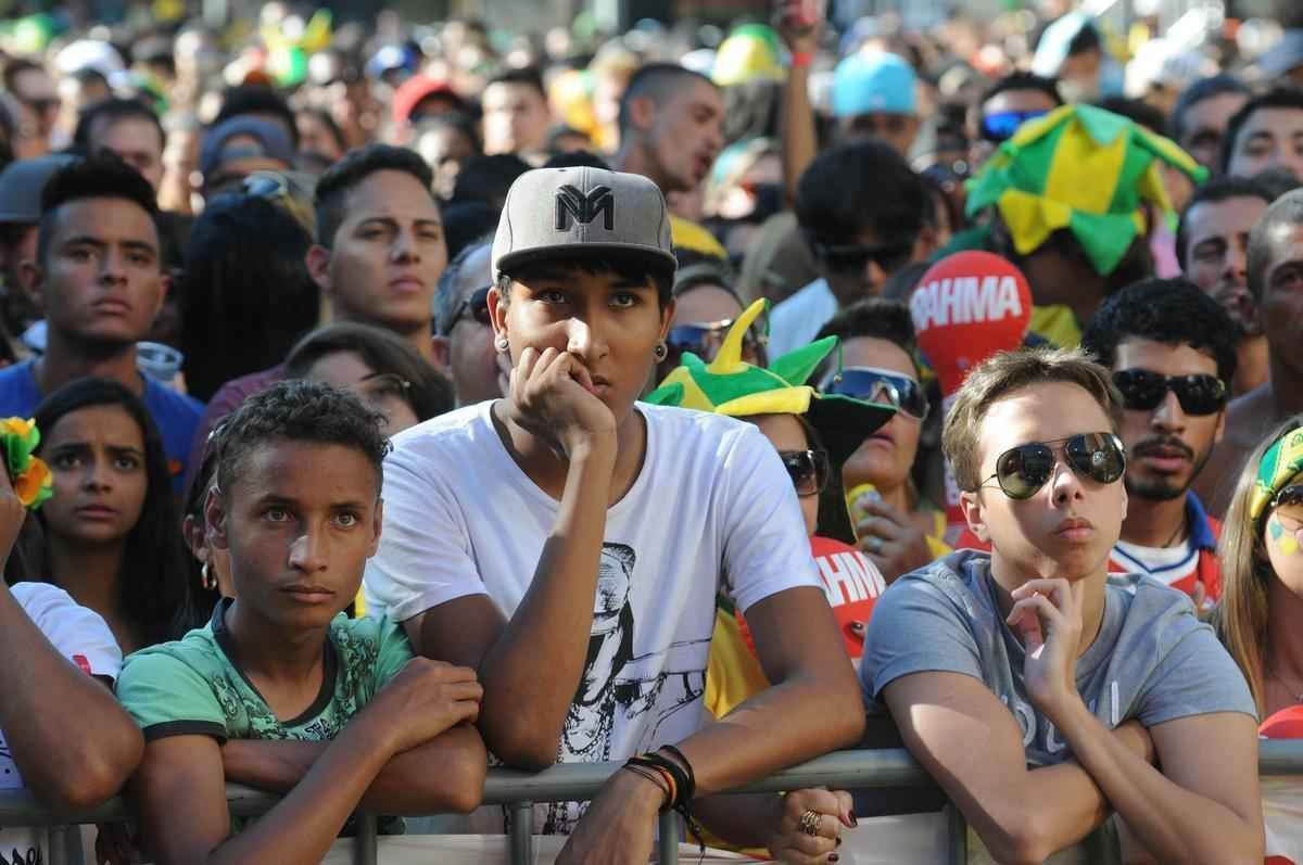 Muita festa na Savassi para acompanhar jogo decisivo na Copa do Mundo no Brasil