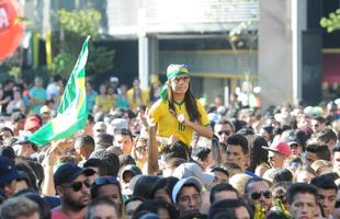 Muita festa na Savassi para acompanhar jogo decisivo na Copa do Mundo no Brasil