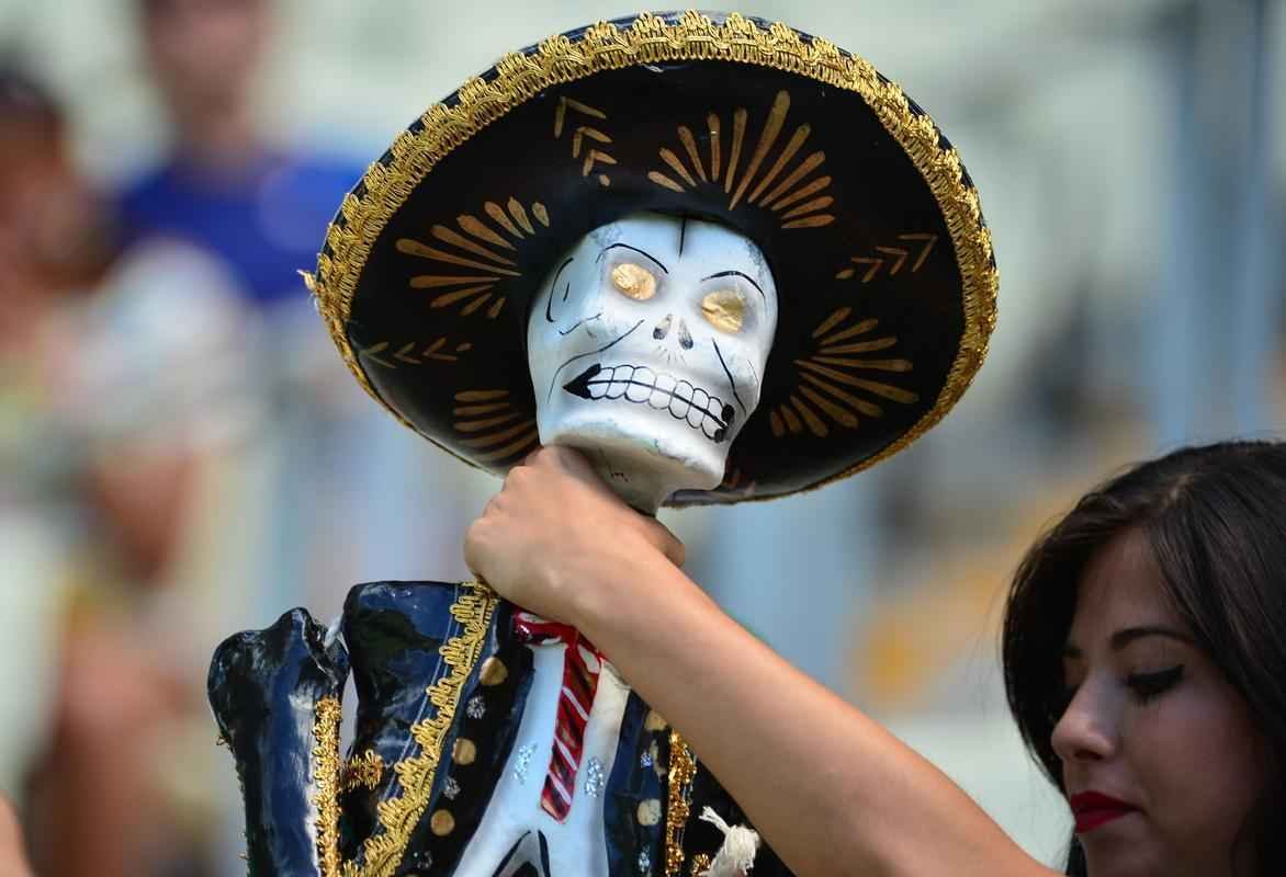 Ambiente do jogo entre Holanda e Mxico no Cear