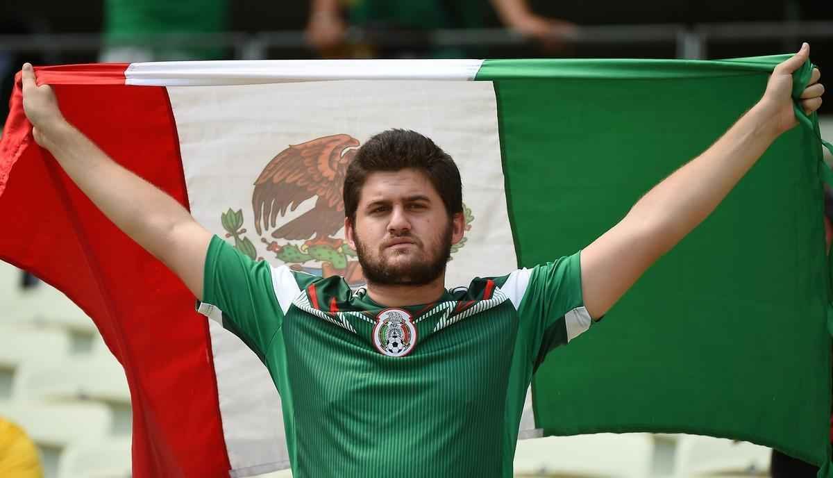 Ambiente do jogo entre Holanda e Mxico no Cear