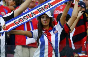 Belas mulheres acompanharam a partida entre Costa Rica e Grcia