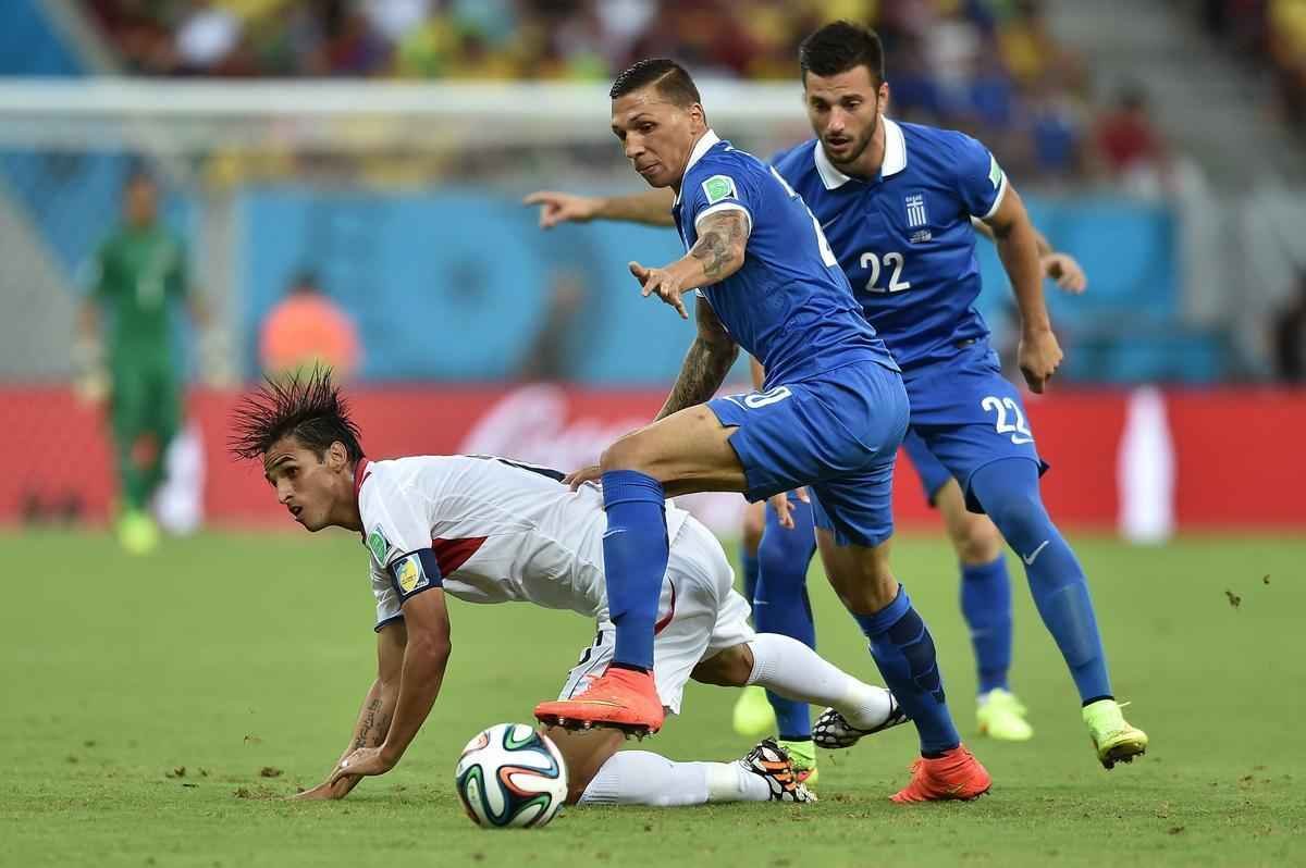 Selees se enfrentam na Arena Pernambuco por uma vaga nas quartas de final da Copa