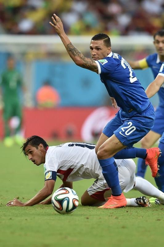 Selees se enfrentam na Arena Pernambuco por uma vaga nas quartas de final da Copa