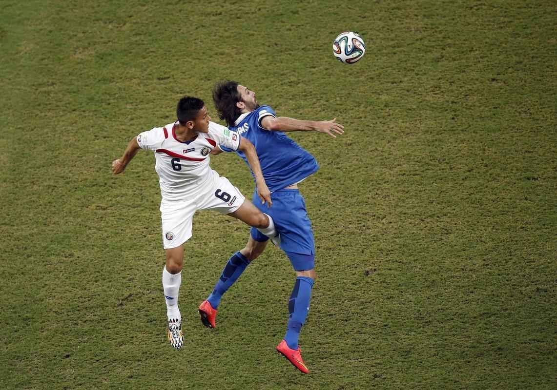 Selees se enfrentam na Arena Pernambuco por uma vaga nas quartas de final da Copa