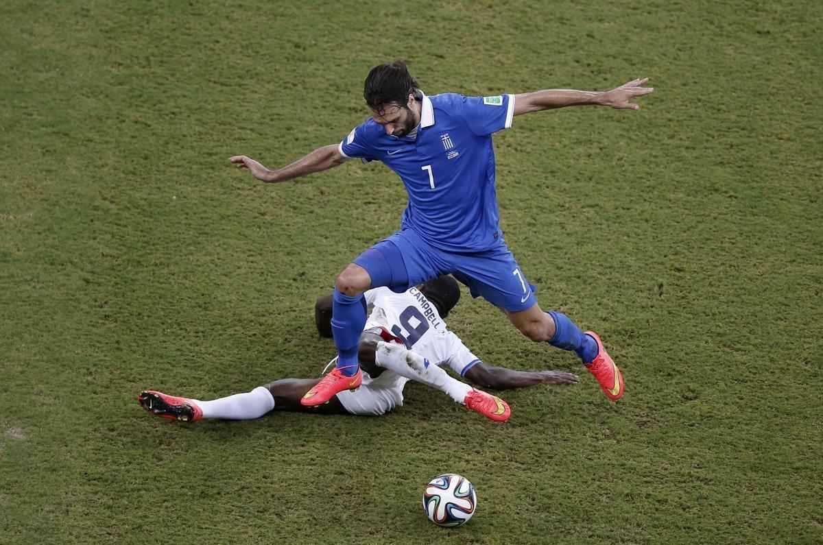 Selees se enfrentam na Arena Pernambuco por uma vaga nas quartas de final da Copa