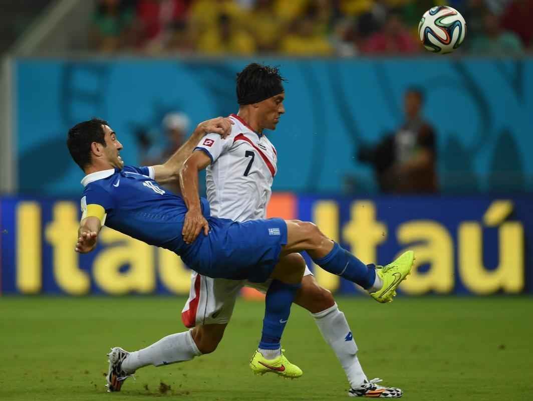 Selees se enfrentam na Arena Pernambuco por uma vaga nas quartas de final da Copa