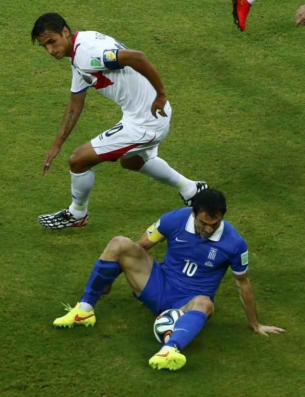 Selees se enfrentam na Arena Pernambuco por uma vaga nas quartas de final da Copa