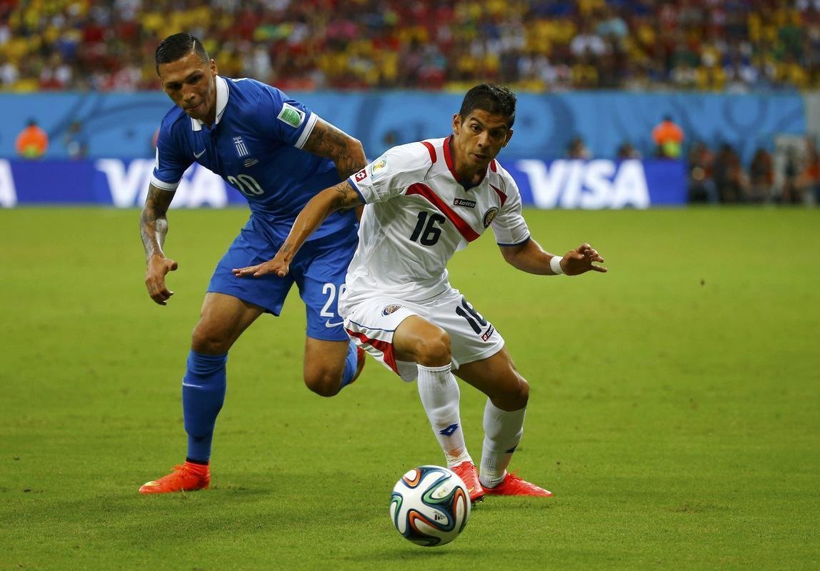 Selees se enfrentam na Arena Pernambuco por uma vaga nas quartas de final da Copa