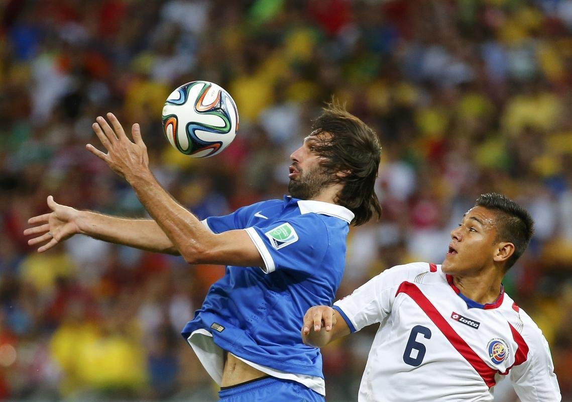 Selees se enfrentam na Arena Pernambuco por uma vaga nas quartas de final da Copa
