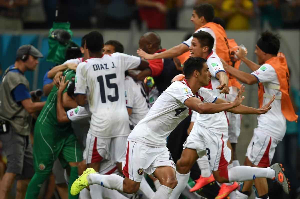 Costa Rica venceu disputa dos pnaltis com defesa de Navas contra Gekas