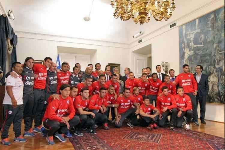 Seleo Chilena foi recebida por presidente Michele Bachelet no Palcio de La Moneda