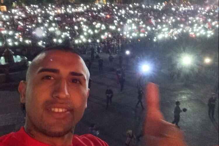 Arturo Vidal: 'Obrigado, Chile! Ontem terminou um sonho. Hoje comea outro. Vamos lutar desde agora para ganhar nossa Copa Amrica!'