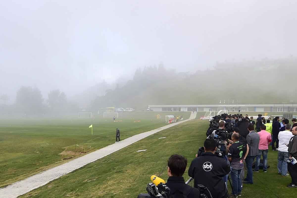 Os goleiros da Seleo Brasileira e o tcnico Felipo foram aos campos da Granja Comary, nesta segunda-feira