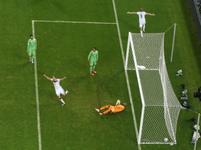 Imagens do primeiro gol da Alemanha sobre a Argélia