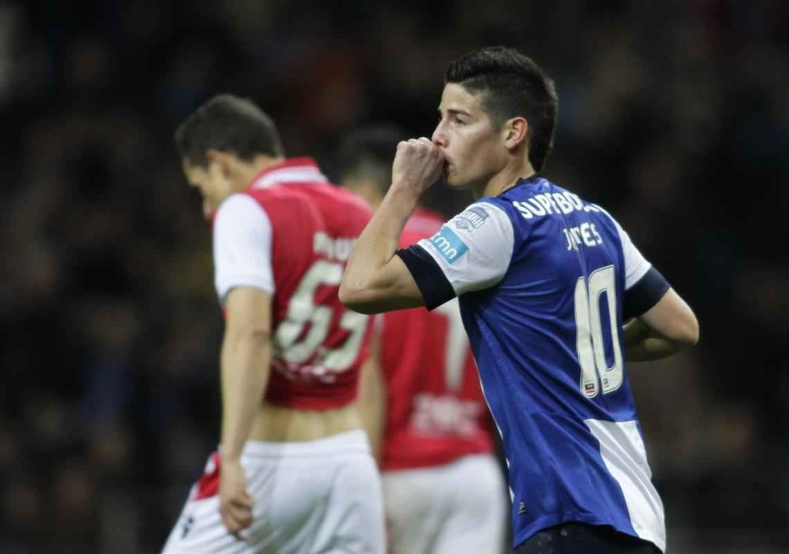 Adquirido pelo Porto por 5,1 milhes de euros, James marcou 32 gols em 108 partidas entre 2010 e 2013