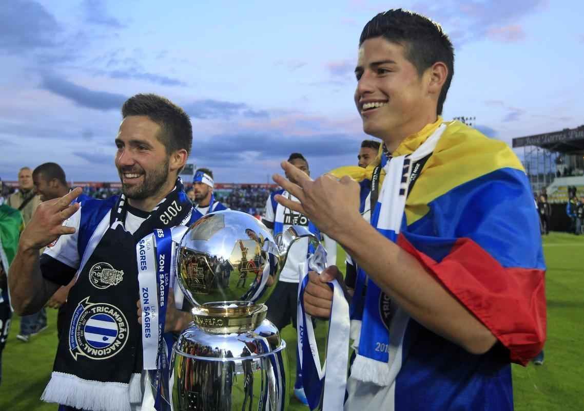 Adquirido pelo Porto por 5,1 milhes de euros, James marcou 32 gols em 108 partidas entre 2010 e 2013