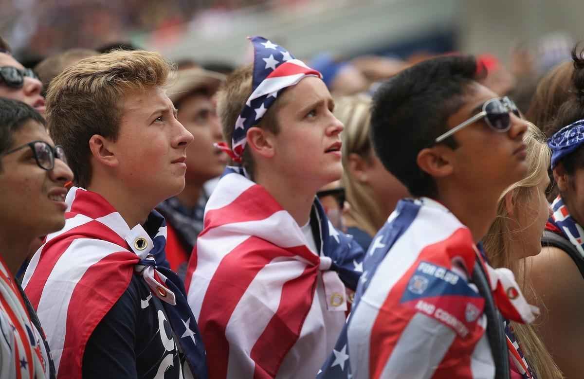 Torcida dos EUA lota estdio Soldier Field, em Chicago, para ver jogo da seleo na Copa