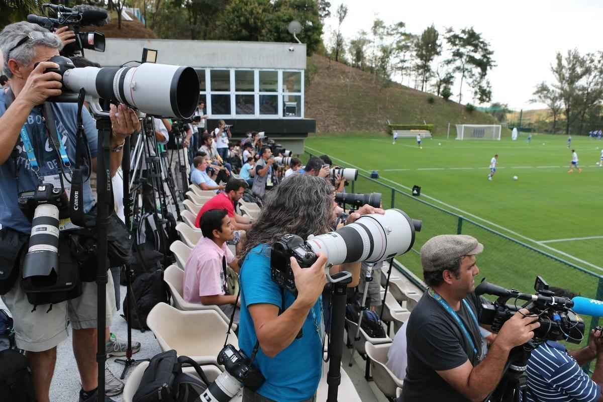 Comandados por Alejandro Sabella, os jogadores da Seleo Argentina voltaram aos treinos nesta quarta-feira, na Cidade do Galo, em Vespasiano