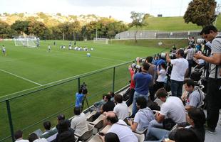 Comandados por Alejandro Sabella, os jogadores da Seleo Argentina voltaram aos treinos nesta quarta-feira, na Cidade do Galo, em Vespasiano