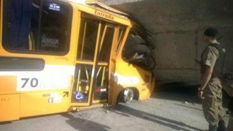 A Avenida Pedro I, onde desabou um viaduto na tarde desta quinta-feira, em Belo Horizonte,  uma via constantemente usada por selees nesta Copa do Mundo. Por ali j passaram algumas vezes, por exemplo, a Seleo Brasileira, antes e depois do confronto com o Chile pelas oitavas de final, e a Seleo Argentina, que est hospedada na Cidade do Galo, em Vespasiano. 