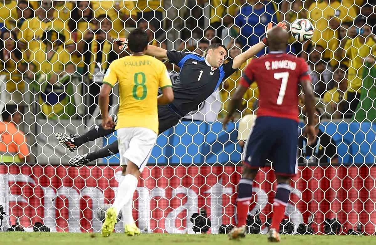 Zagueiro David Luiz marcou um belo gol de falta sobre a Colmbia, nesta sexta