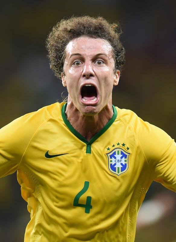 Zagueiro David Luiz marcou um belo gol de falta sobre a Colmbia, nesta sexta