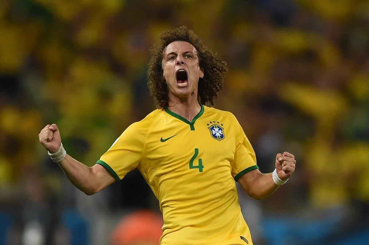 Zagueiro David Luiz marcou um belo gol de falta sobre a Colmbia, nesta sexta