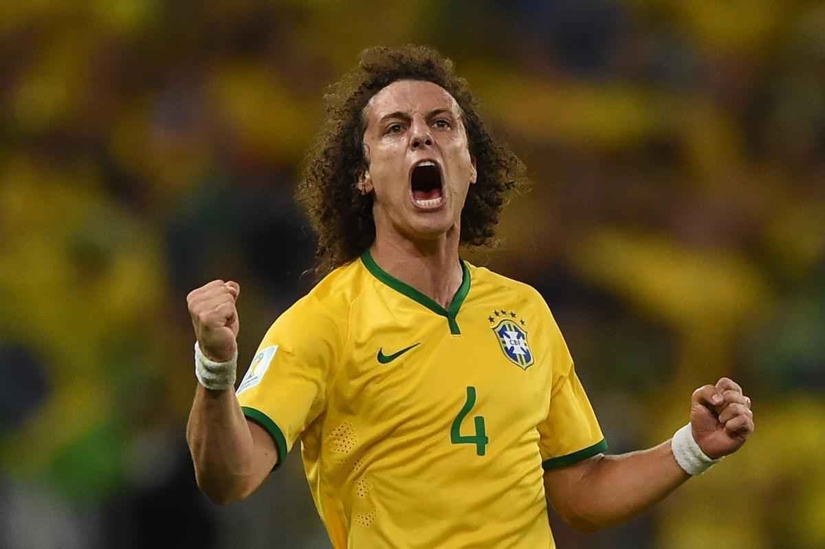 Zagueiro David Luiz marcou um belo gol de falta sobre a Colmbia, nesta sexta