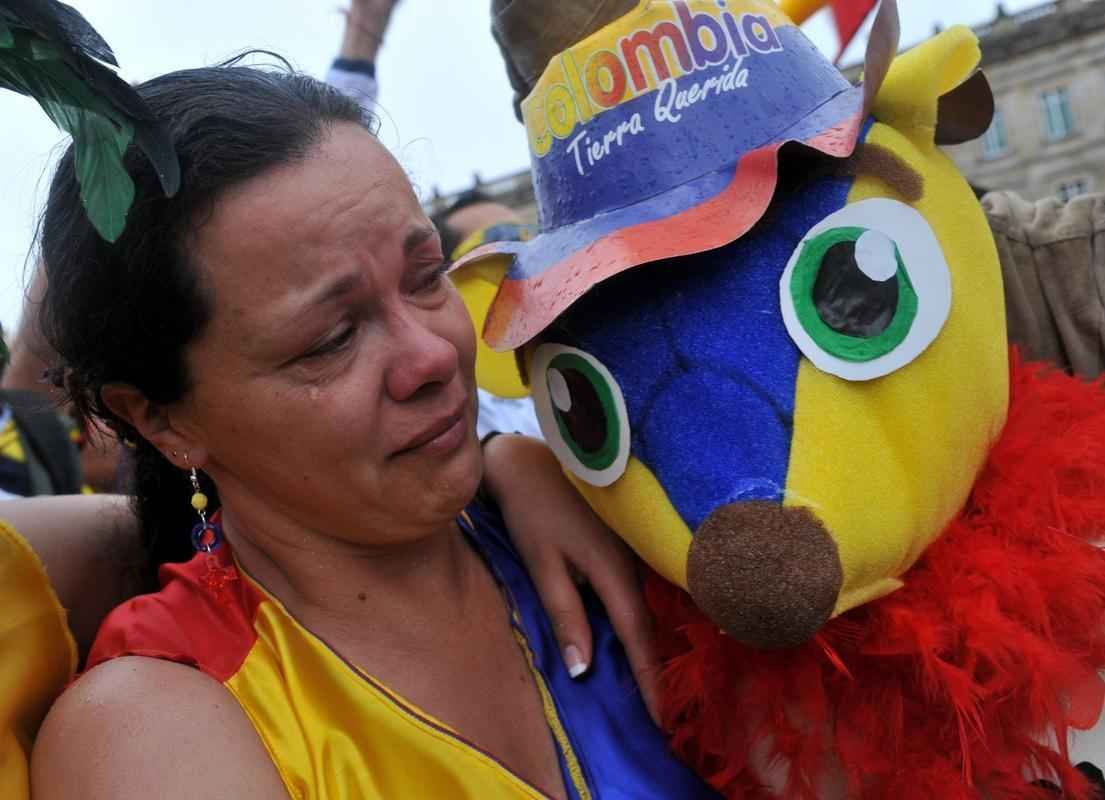 Os colombianos compareceram s ruas de Bogot para torcer pela equipe no confronto contra o Brasil, pelas quartas de final da Copa do Mundo. O resultado, porm, no foi o esperado: 2 a 1 a favor os anfitries. Apesar da eliminao, a Colmbia registrou sua melhor campanha na histria do Mundial.