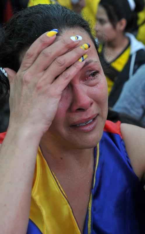 Os colombianos compareceram s ruas de Bogot para torcer pela equipe no confronto contra o Brasil, pelas quartas de final da Copa do Mundo. O resultado, porm, no foi o esperado: 2 a 1 a favor os anfitries. Apesar da eliminao, a Colmbia registrou sua melhor campanha na histria do Mundial.