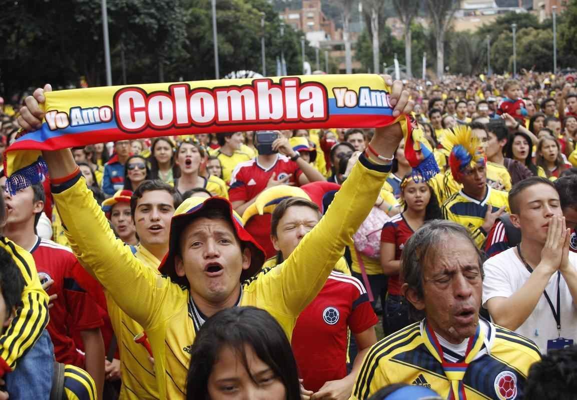 Os colombianos compareceram s ruas de Bogot para torcer pela equipe no confronto contra o Brasil, pelas quartas de final da Copa do Mundo. O resultado, porm, no foi o esperado: 2 a 1 a favor os anfitries. Apesar da eliminao, a Colmbia registrou sua melhor campanha na histria do Mundial.