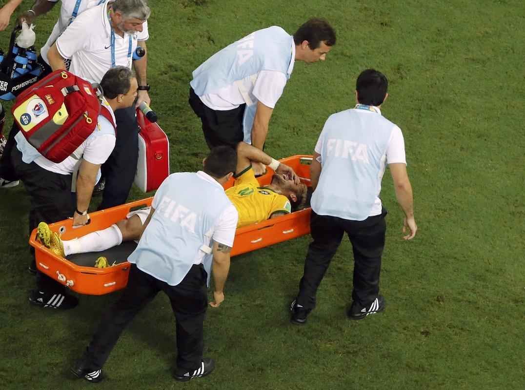 Lateral-direito colombiano acertou Neymar e colocou fim  Copa do Mundo para o brasileiro