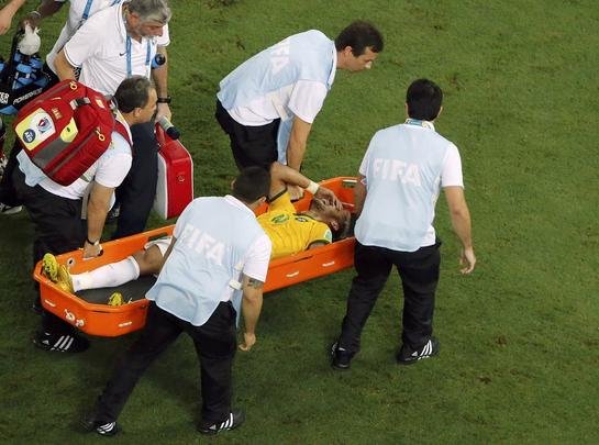 Lateral-direito colombiano acertou Neymar e colocou fim  Copa do Mundo para o brasileiro