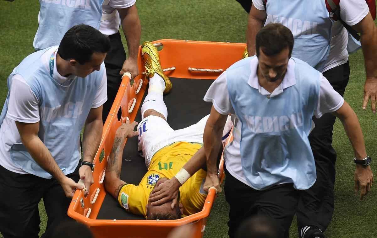 Lateral-direito colombiano acertou Neymar e colocou fim  Copa do Mundo para o brasileiro