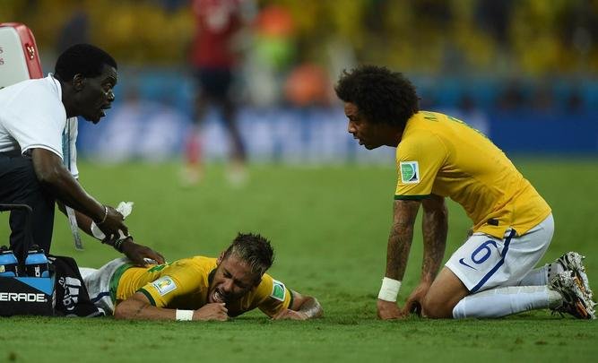 Lateral-direito colombiano acertou Neymar e colocou fim  Copa do Mundo para o brasileiro