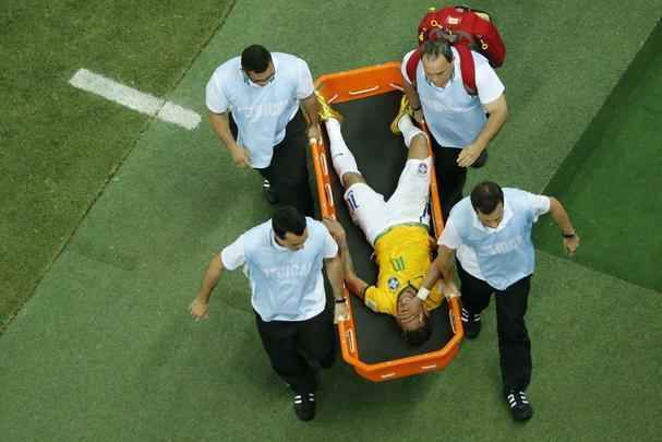 Lateral-direito colombiano acertou Neymar e colocou fim  Copa do Mundo para o brasileiro