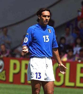 Nesta cedeu espao para Materazzi, autor do gol que permitiu  Itlia levar a deciso contra a Frana, em 2006, para os pnaltis. O ttulo ficou com os italianos. 