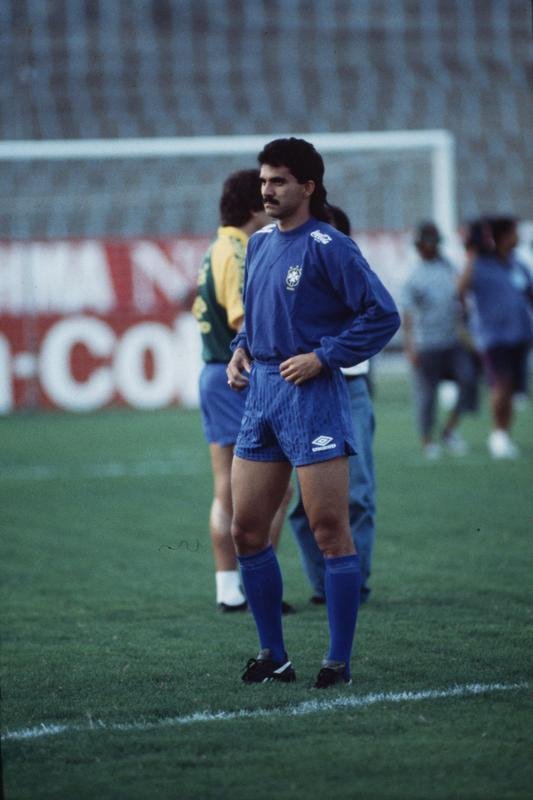 Ricardo Rocha se machucou em 1994 e deu lugar a Mrcio Santos, pea eficiente no tetra