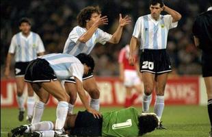 Na Copa da Itlia, Goycochea entrou no gol da Argentina para no sair mais, e ajudou o time a ficar com o segundo lugar, se destacando pelos pnaltis defendidos. Pumpido se machucou no jogo contra Camares. 
