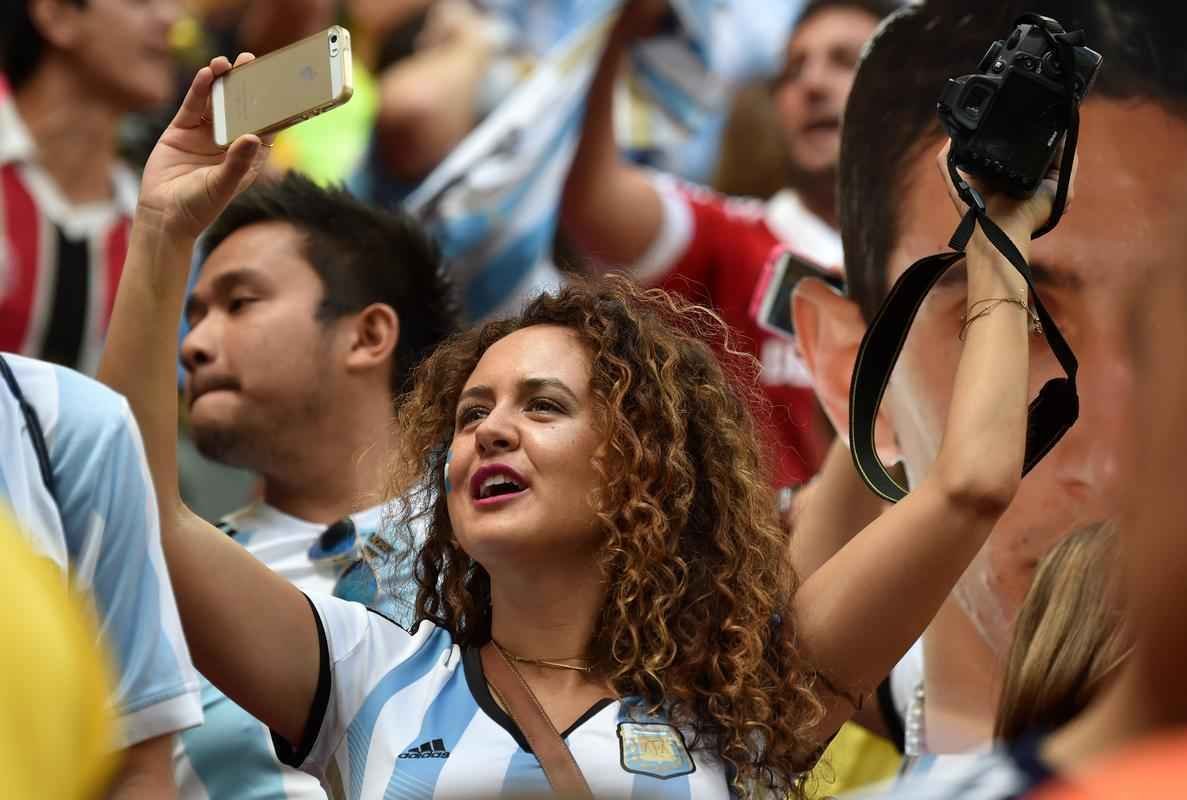 As lindas mulheres no Man Garrincha  