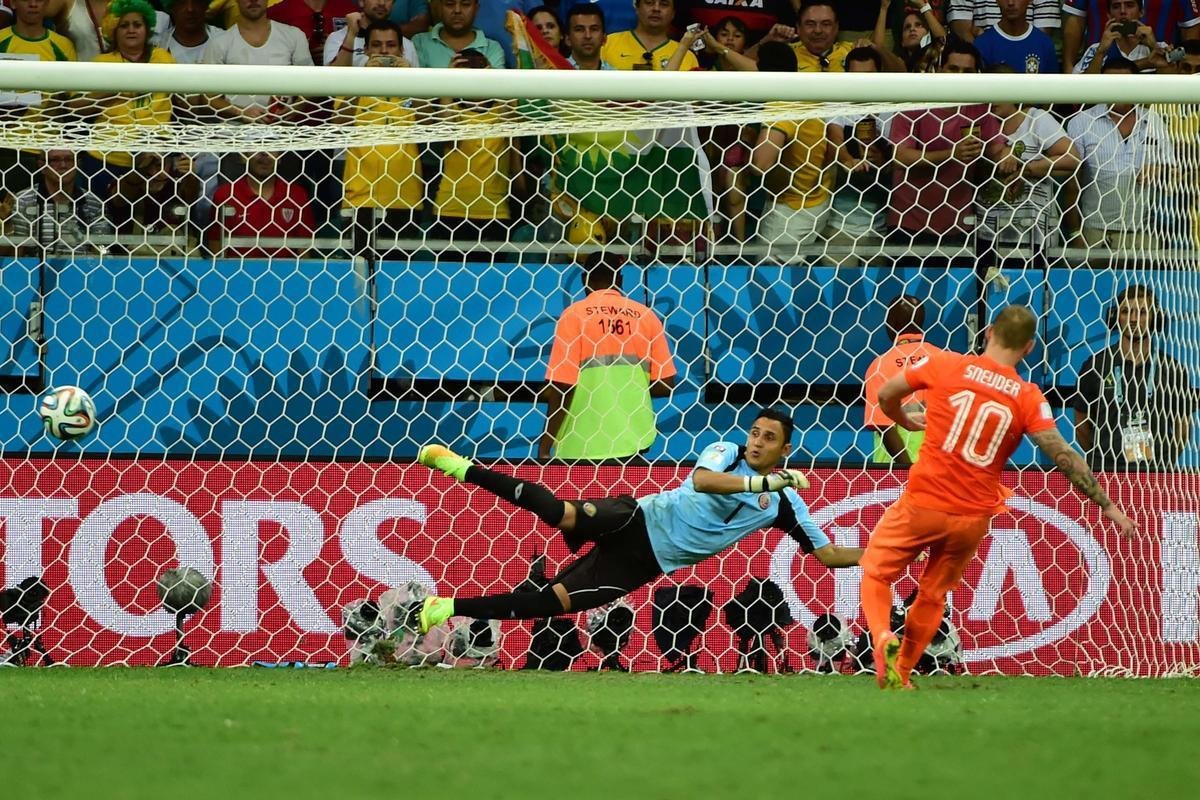 Depois de empate sem gols no tempo normal e na prorrogao, Holanda venceu por 4 a 3 nos pnaltis