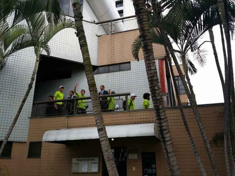 Seleo deixa hotel rumo ao Mineiro, onde disputa com a Alemanha vaga na final da Copa