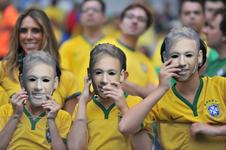 Torcedores dentro do Mineirão no duelo Brasil x Alemanha